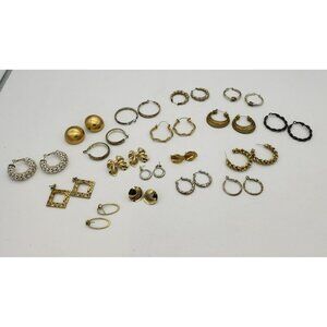 18 pairs Vintage Earrings, Assorted Gold & Silver Tone Costume Jewelry